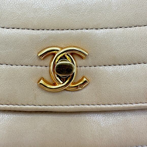 Authentic Vintage Beige Lambskin Chanel Halfmoon w 24k gold plated hardware - Picture 10 of 16